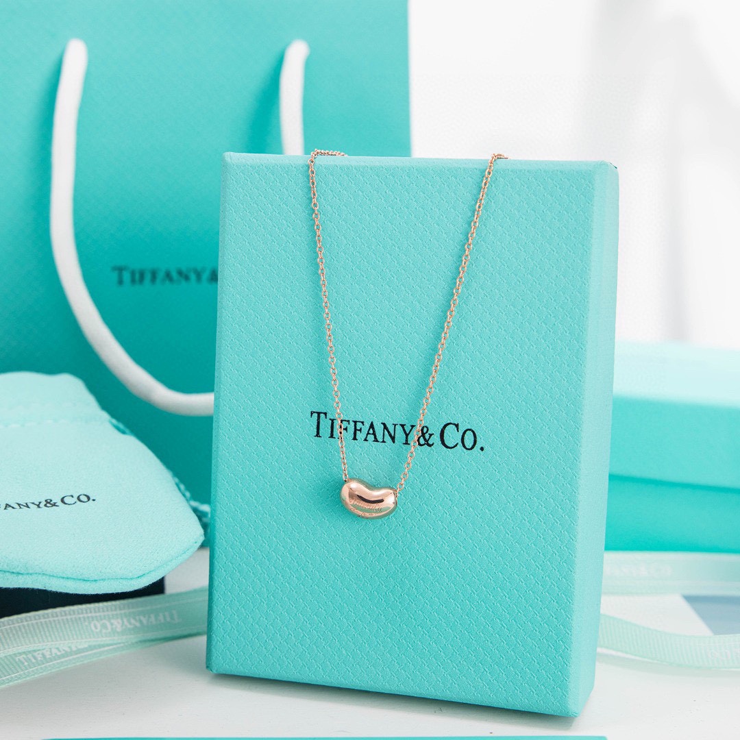 Tiffany Elsa Peretti® Bean® design Pendant Necklace in Yellow Gold, 6.5 mm - Image 3