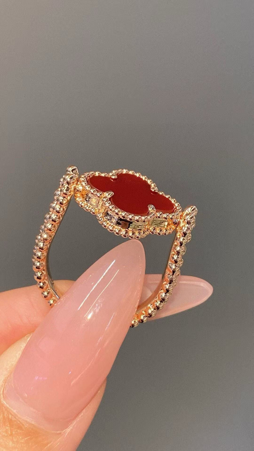 VCA Vintage Alhambra Reversible Ring - Image 3