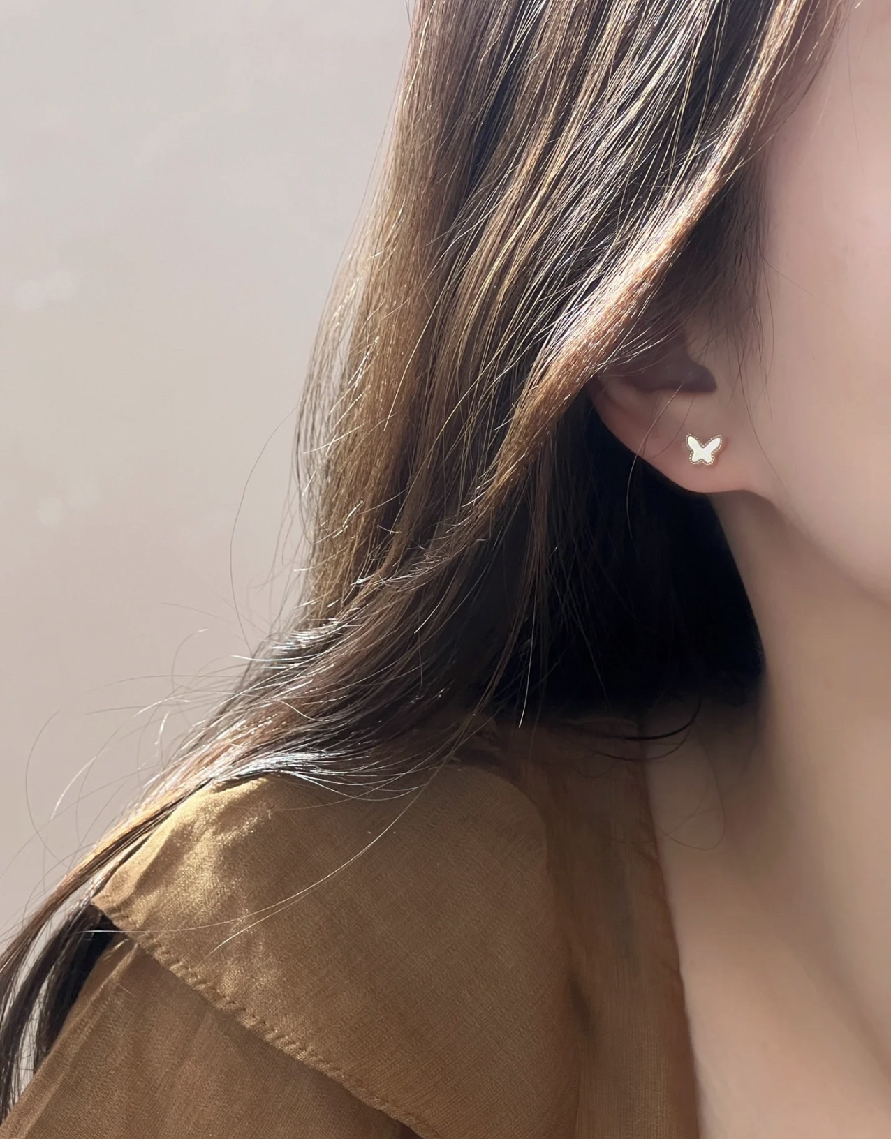 VCA Mini White Butterfly Stud Earrings - Image 9