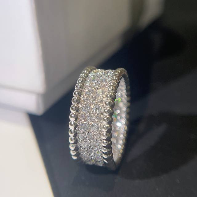 VCA Wide Perlee Diamonds Ring - Image 10