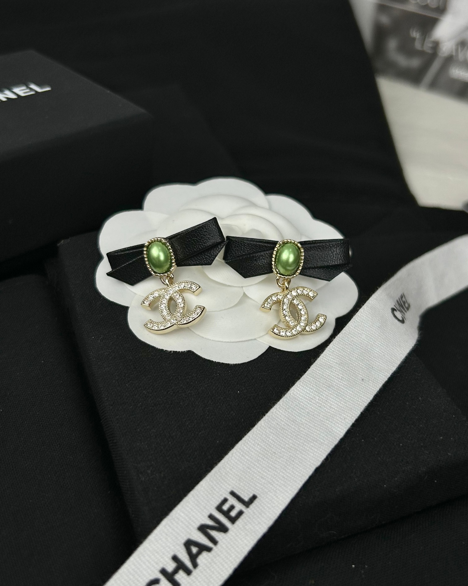 Chanel Leather Bow Green Pearl CC Dangle Earrings - Image 5