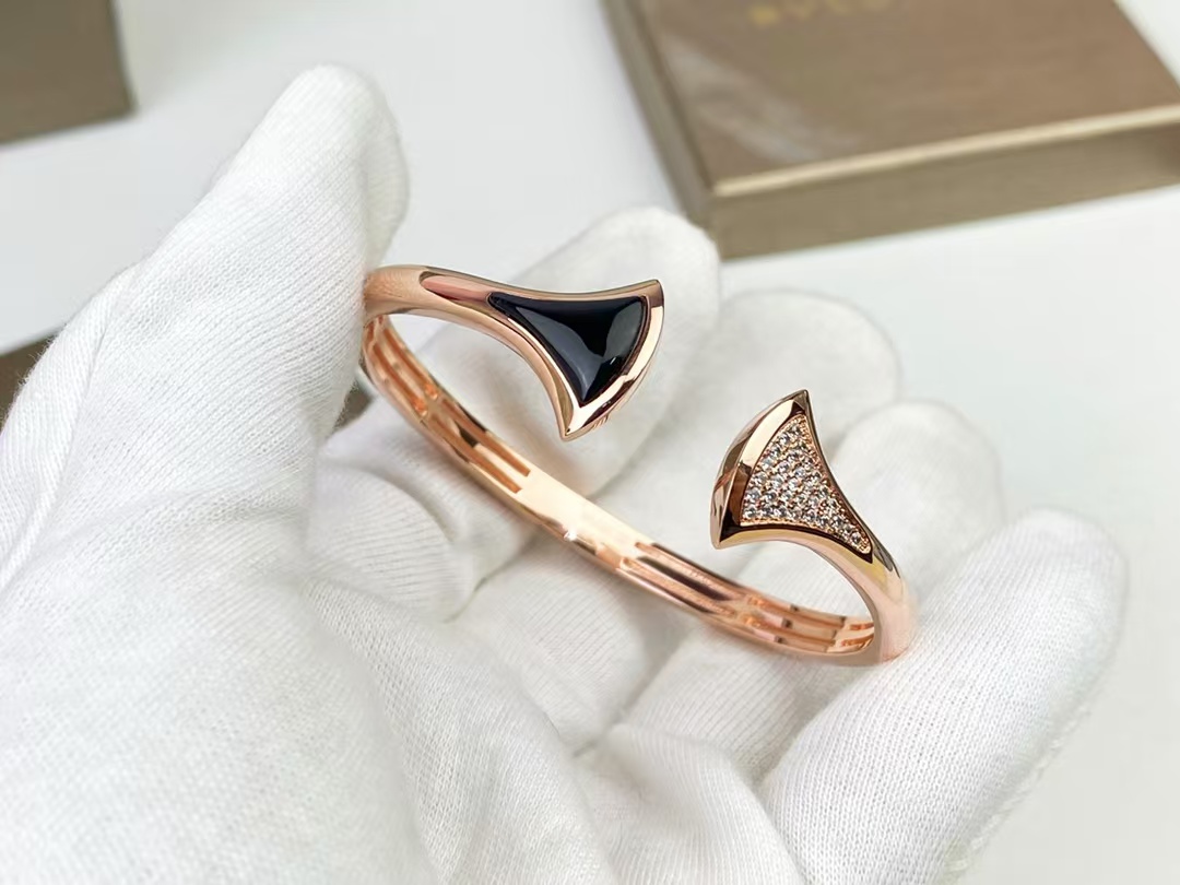 Bvlgari Divas' Dream Open Cuff Bangle Bracelet in Rose Gold - Image 2