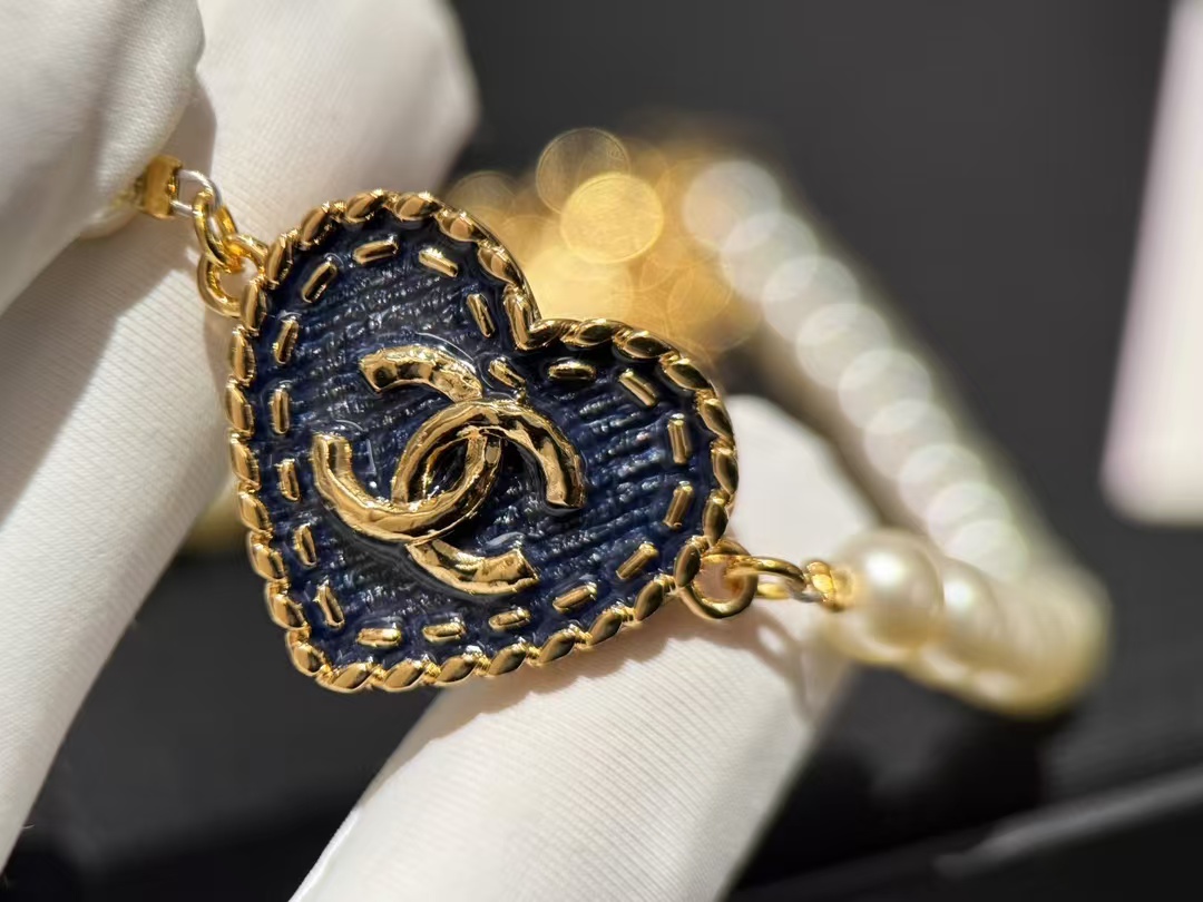 Chanel Denim Heart Pendant Pearl Choker Necklace - Image 5