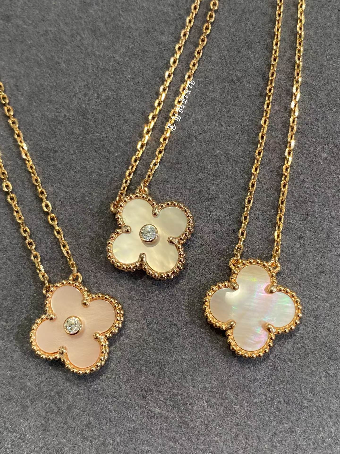 VCA Vintage Alhambra Pendant Necklace - Rose Gold - Image 6