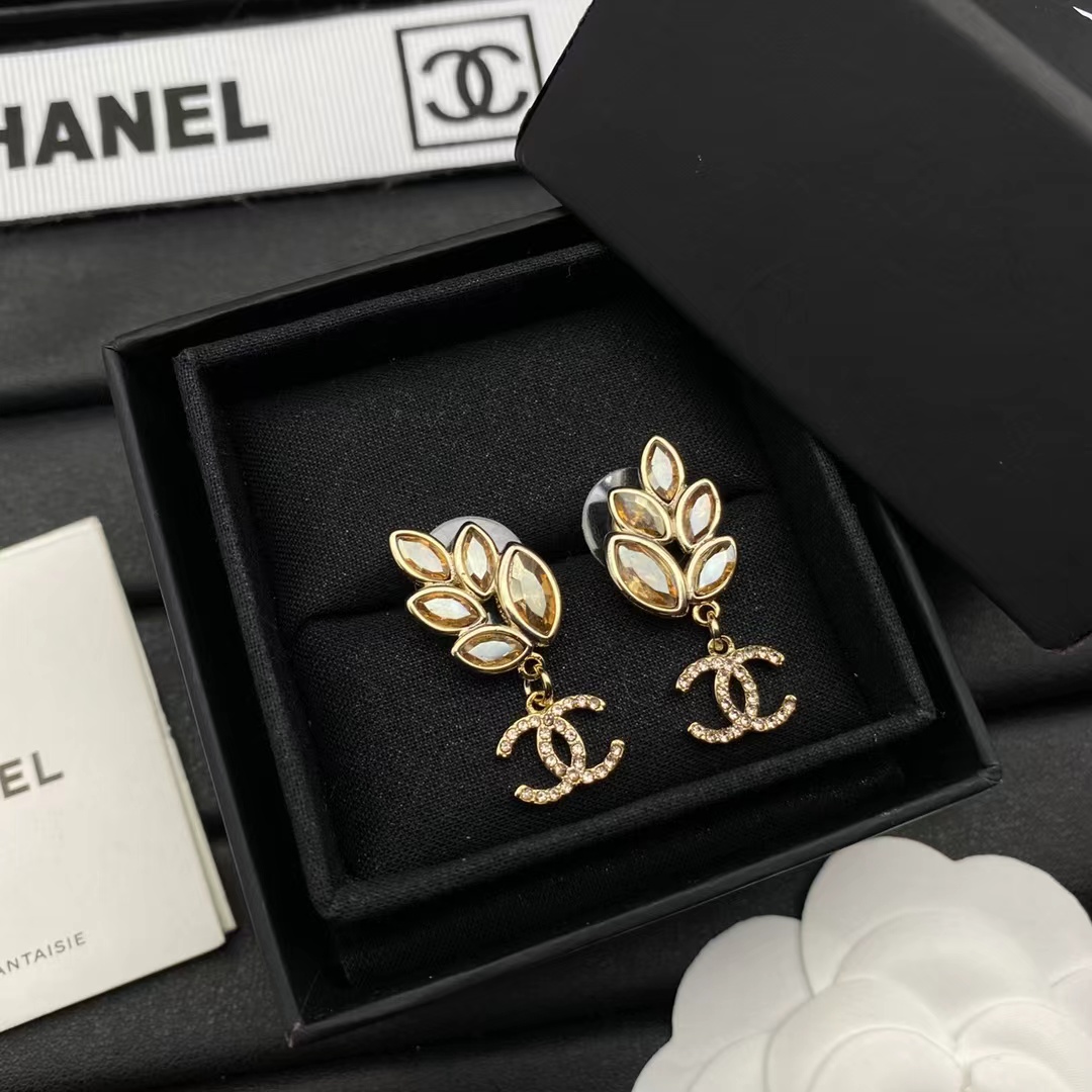 Chanel Amber Leaf Earrings - Image 5