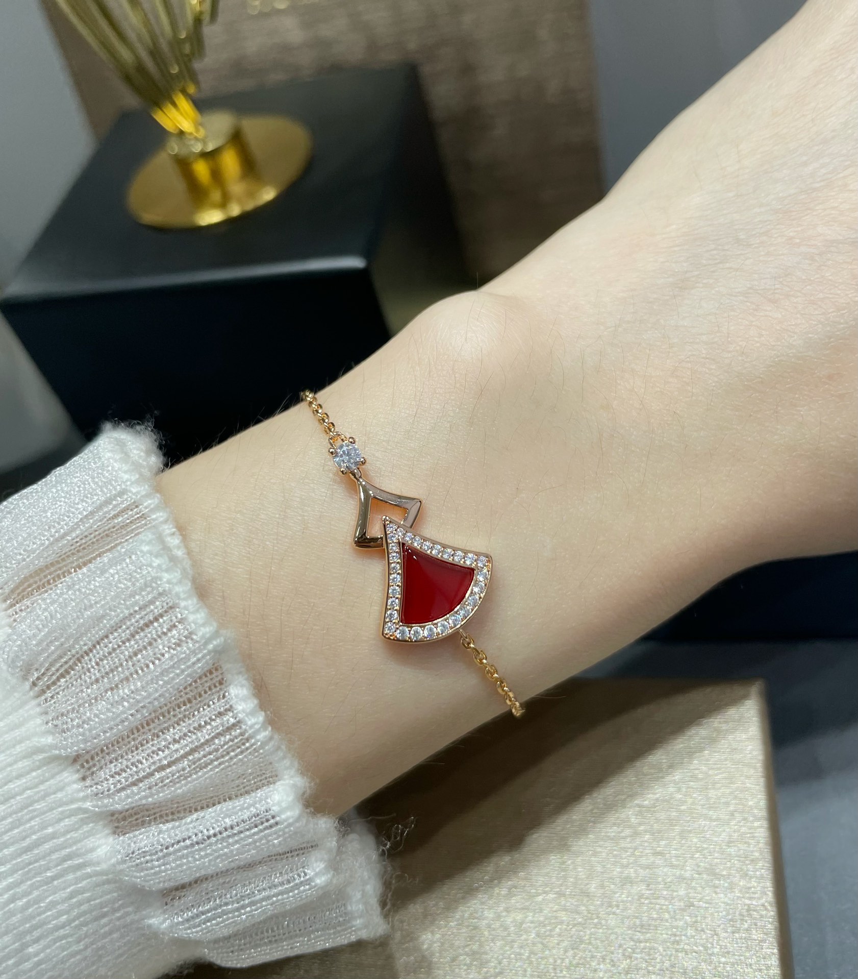 Bvlgari Rose Gold Divas' Dream Bracelet - Image 3