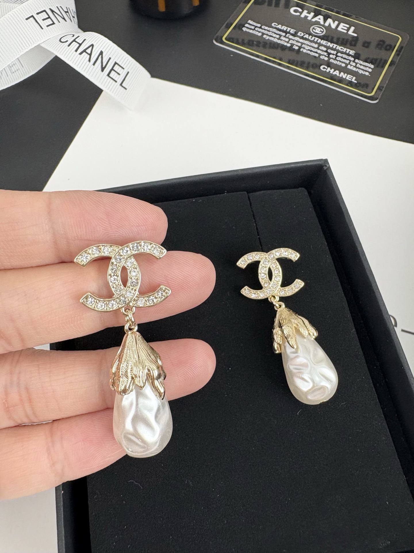 Chanel Vintage Baroque Pearl Dangle Earrings - Image 8
