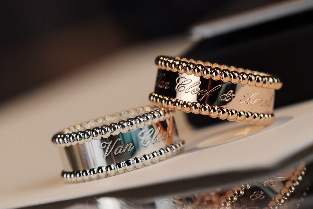 VCA Perlee Signature Ring
