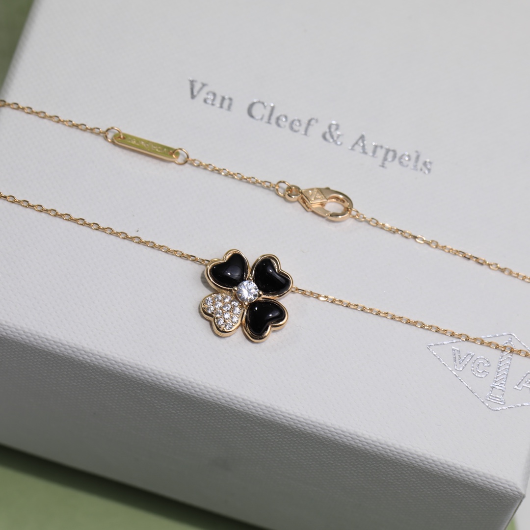 VCA Love Heart Clover Earrings Necklace - Image 3