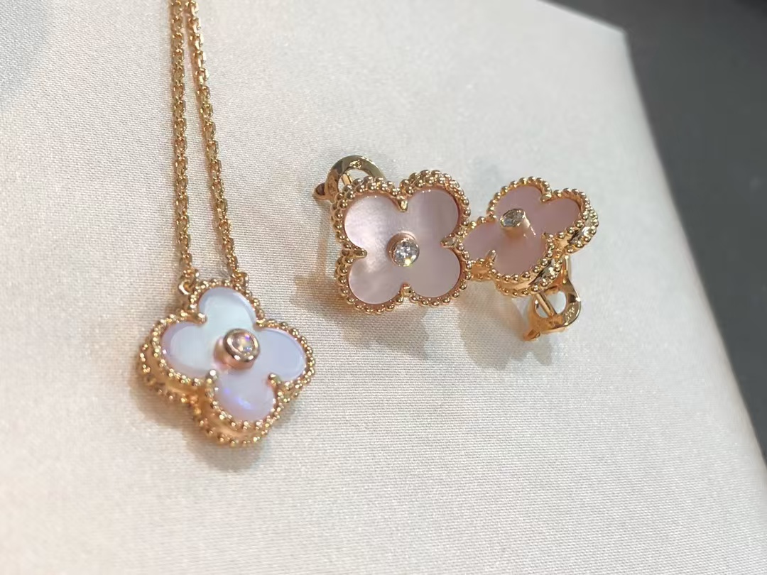VCA Pink Mother of Pearl Clover Stud Earrings - Image 4