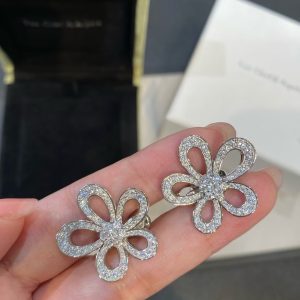 VCA Flowerlace Earrings