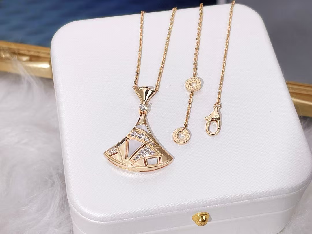 Bvlgari Divas' Dream Necklace - Image 6