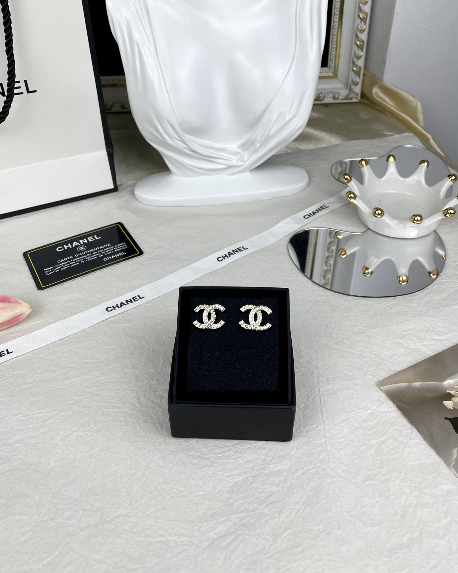 Chanel Minimalist Rhinestone CC Earrings - Image 5