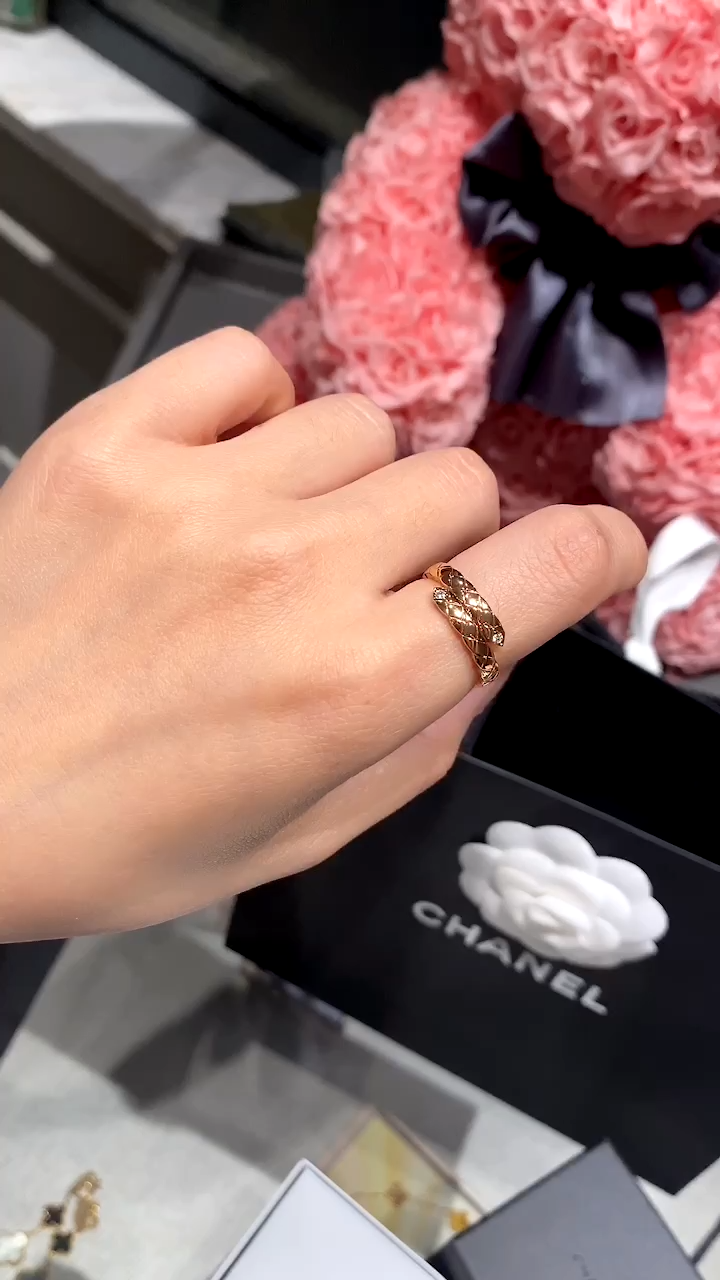 Chanel Mixed Color Coco Crush Toi et Moi Ring - Small Version - Image 4