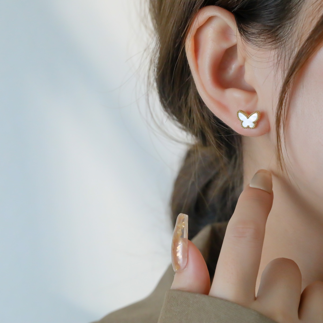 VCA Mini White Butterfly Stud Earrings - Image 4