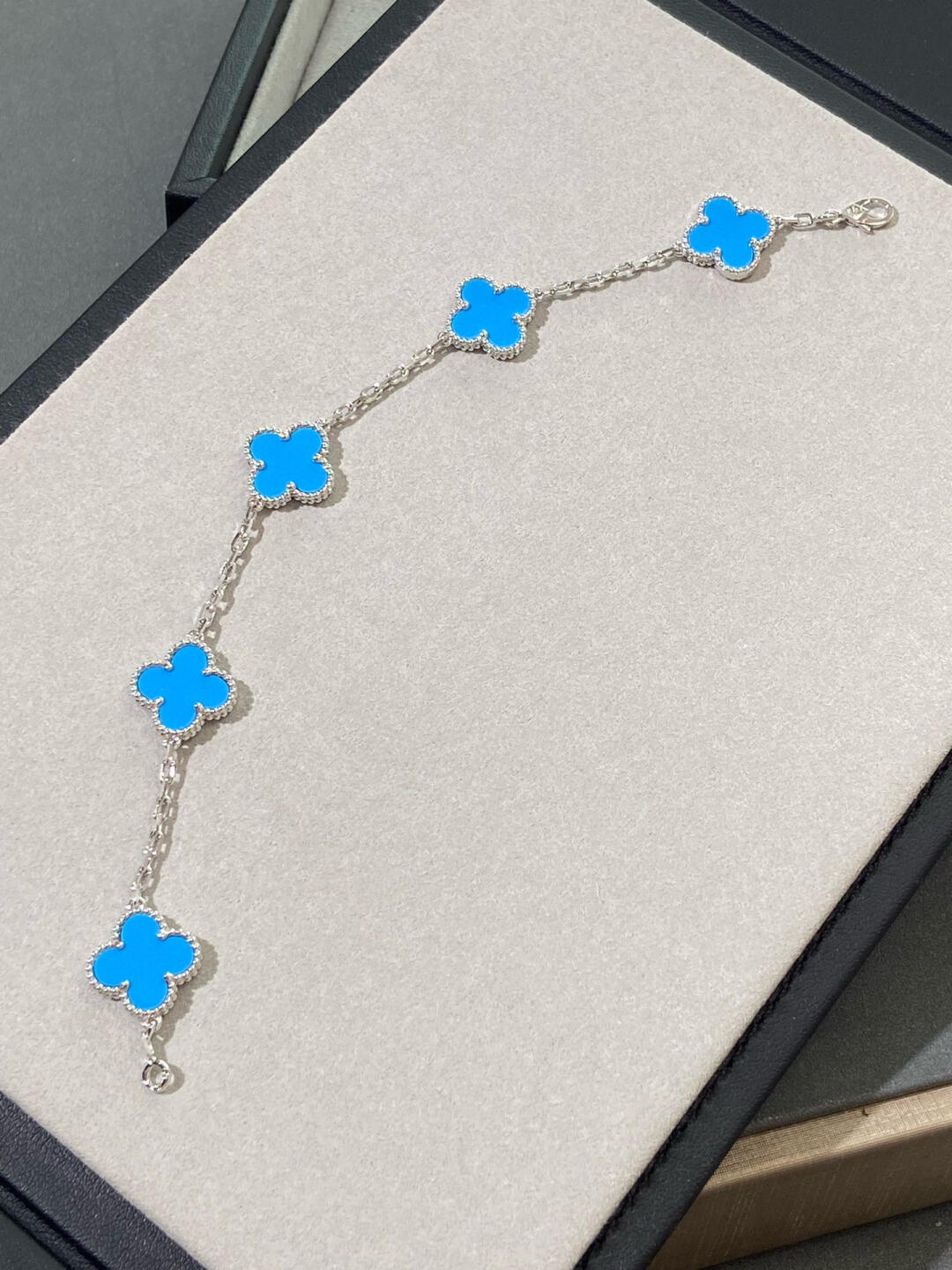 VCA Blue Agate VIntage Alhambra Bracelet, 5 Motifs - Image 4