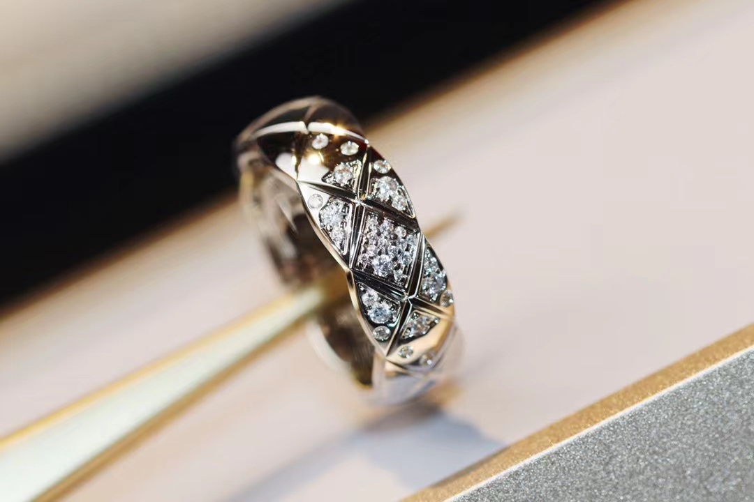 Chanel Diamond Coco Crush Ring - Wide - Image 3