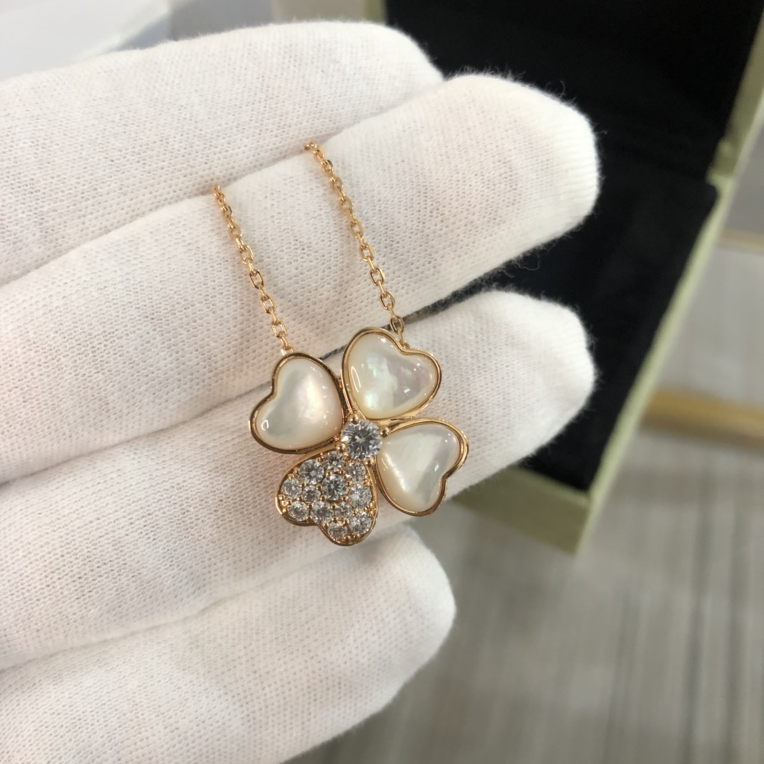 VCA Clover Detachable Pendant Necklace & Brooch 2-in-1 - Image 8