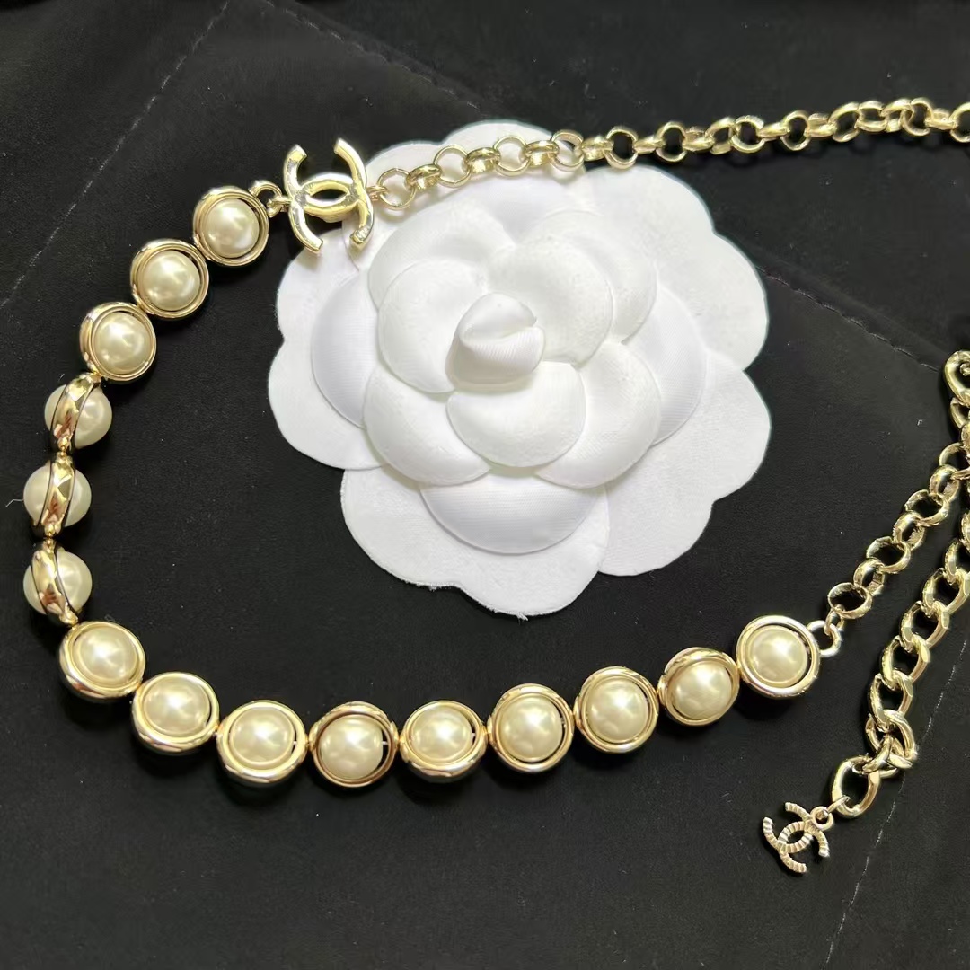 Chanel Half Chain Half Ehancered Pearl Necklace - Image 2