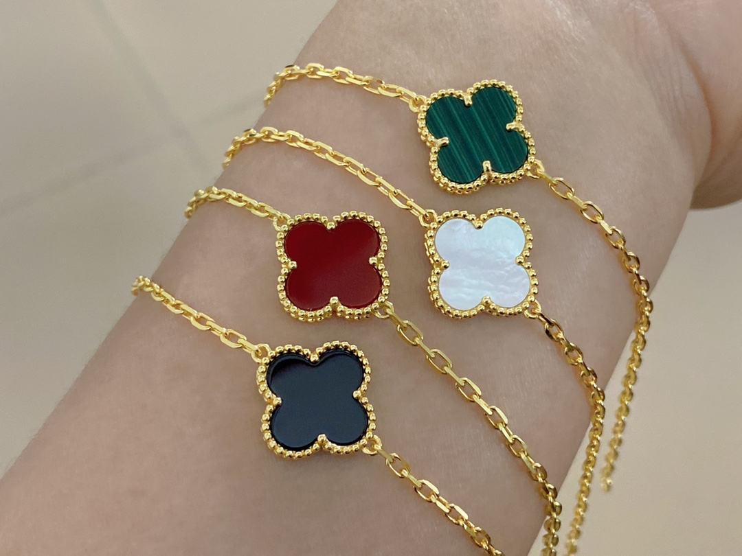 VCA VCA Sweet Alhambra Bracelets, 1 Motif - Image 4