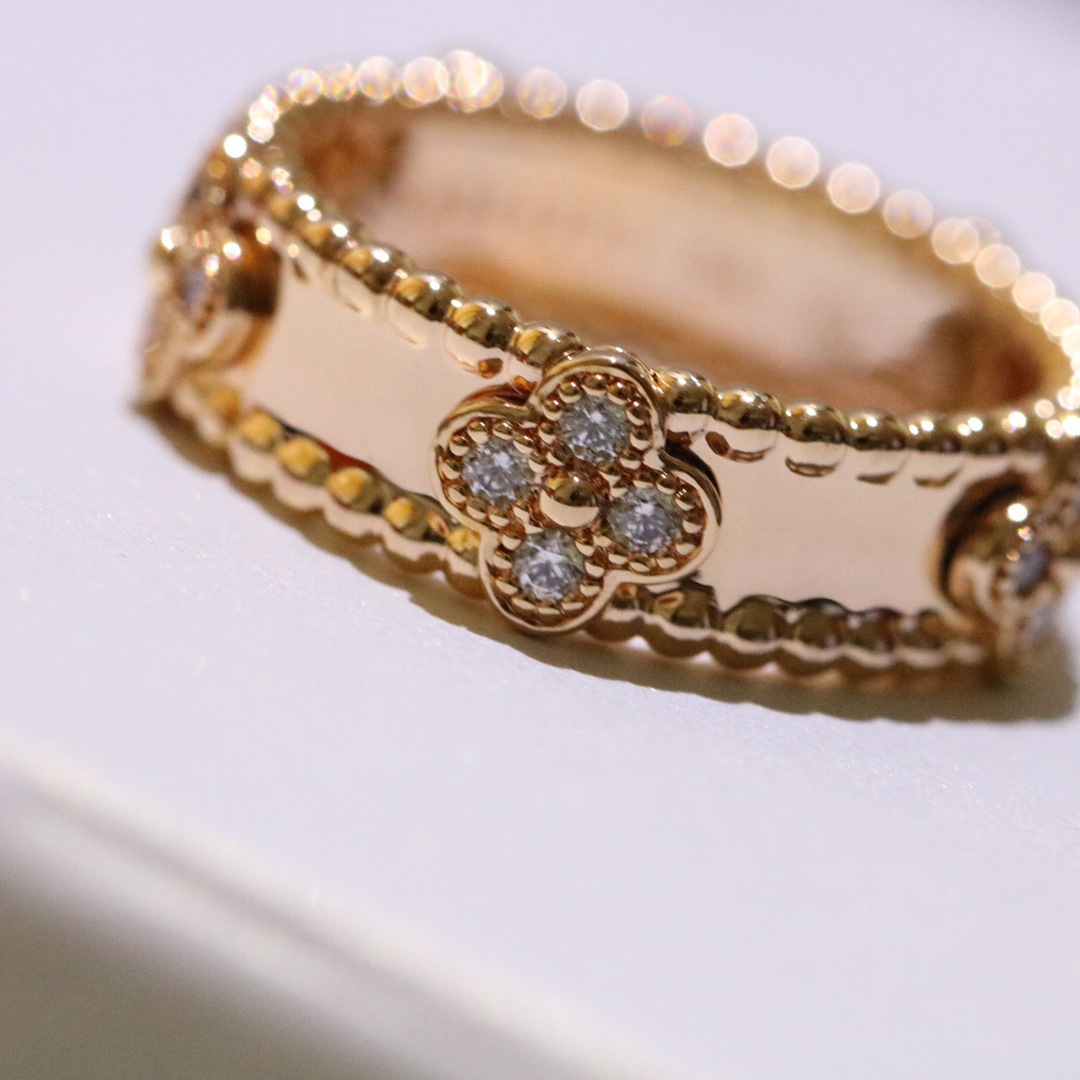 VCA Perlee Narrow Four Leaf Clover Ring - Image 3