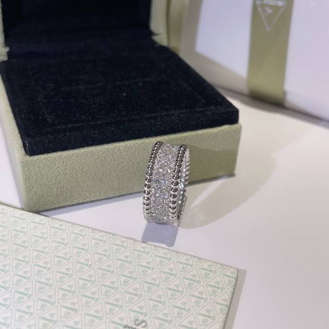 VCA Wide Perlee Diamonds Ring - Image 5
