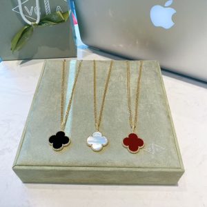 VCA Vintage Alhambra Pendant Large Clover Sweater Necklace
