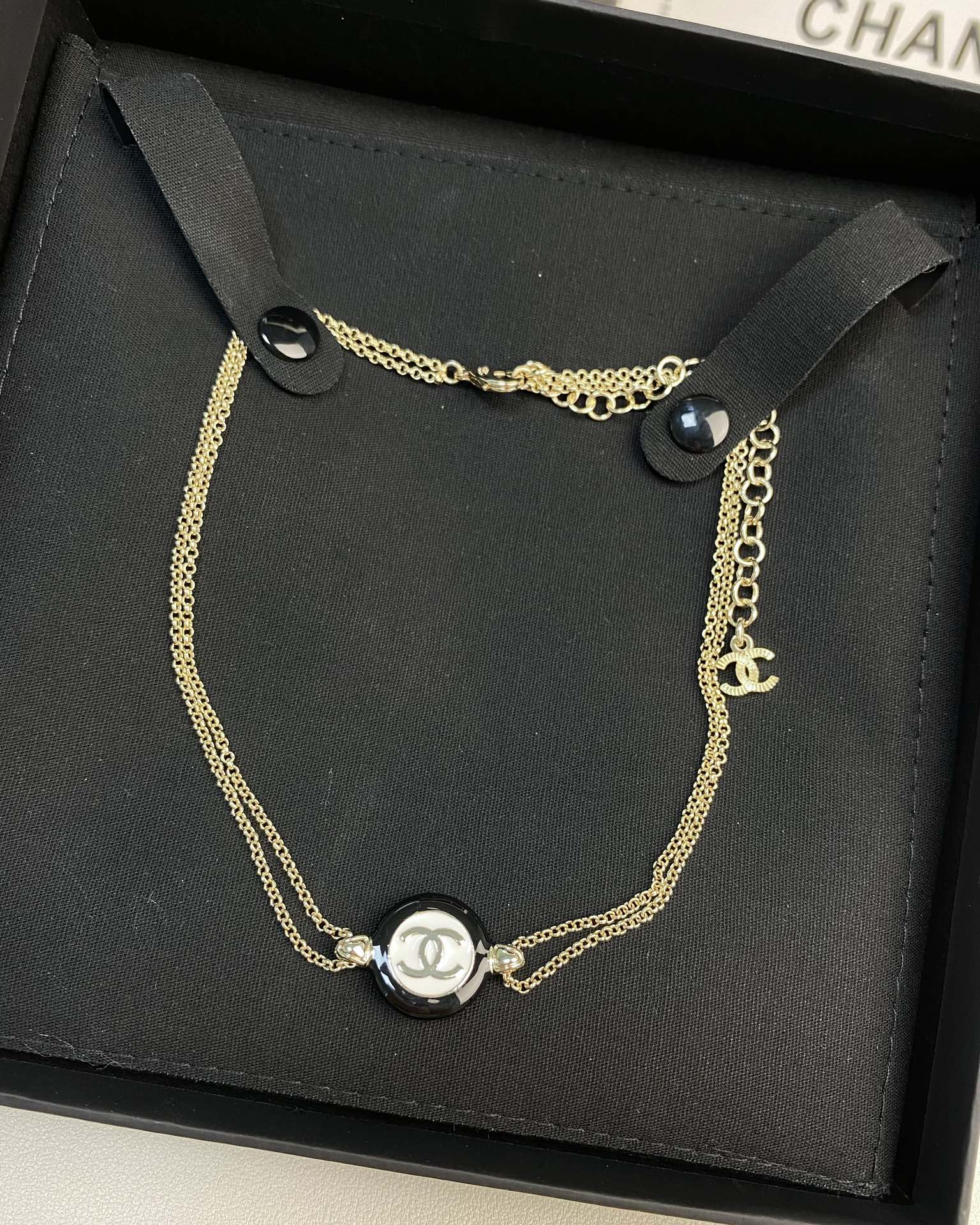 Chanel Black & White Round Enamel Necklace Bracelet and Ring - Image 4
