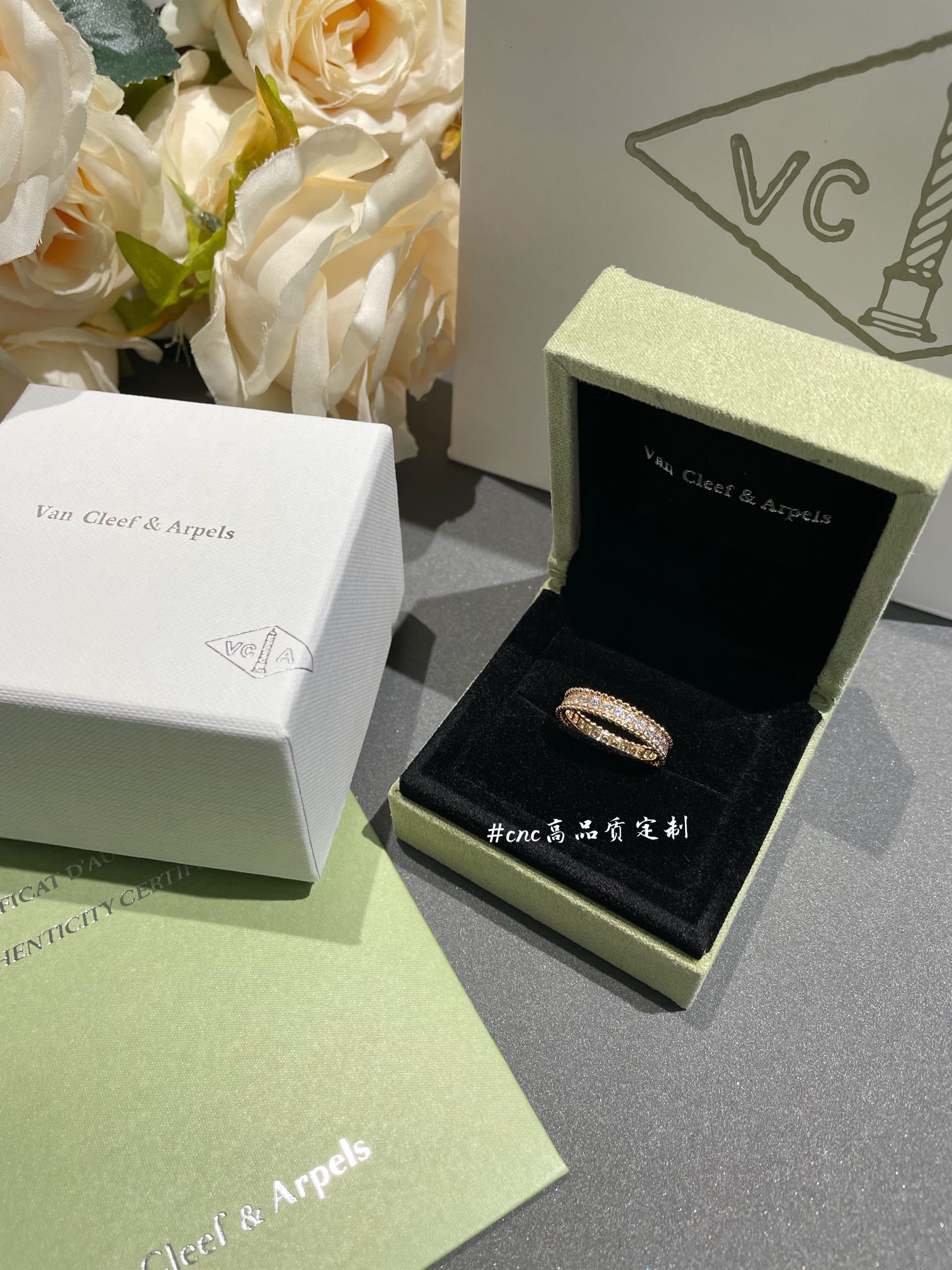 VCA Perlee Diamonds Ring, 1 Row - Image 3