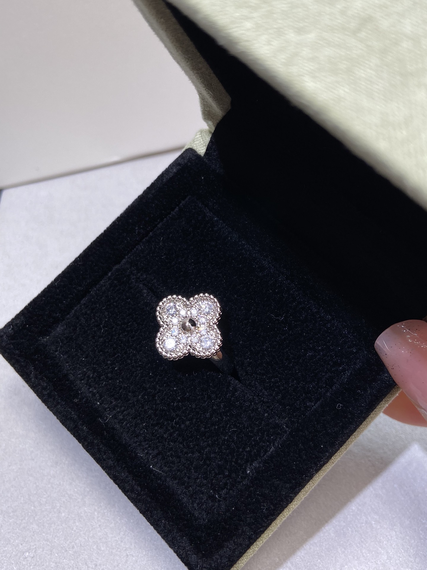 VCA Diamond Vintage Alhambra Ring - Image 3