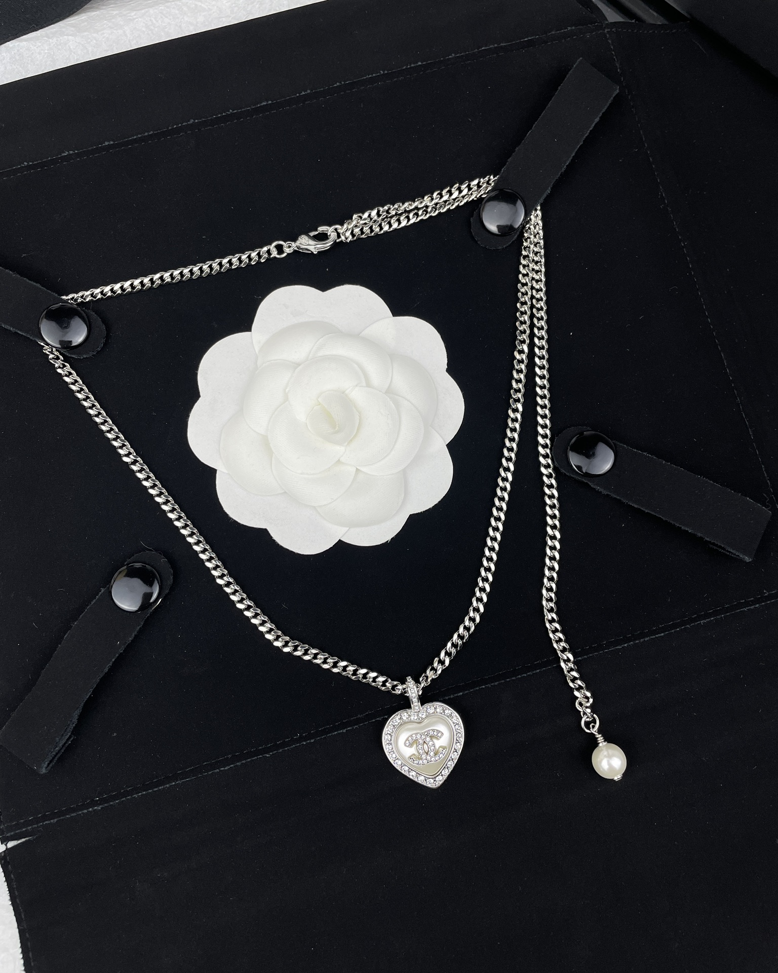 Chanel Heart Pendant Minimalistic Chain Necklace - Image 3