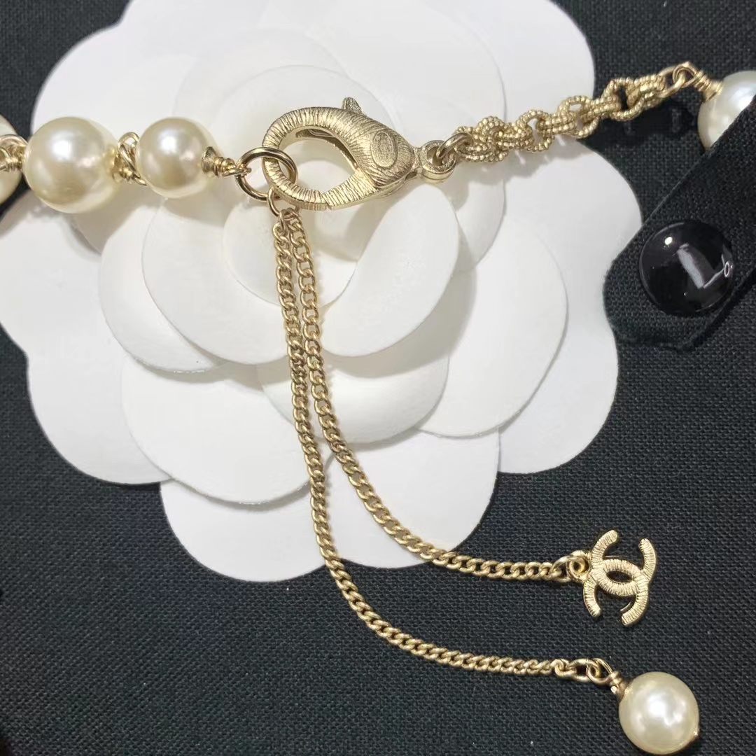 Chanel Double C Pearl Choker Necklace - Image 5