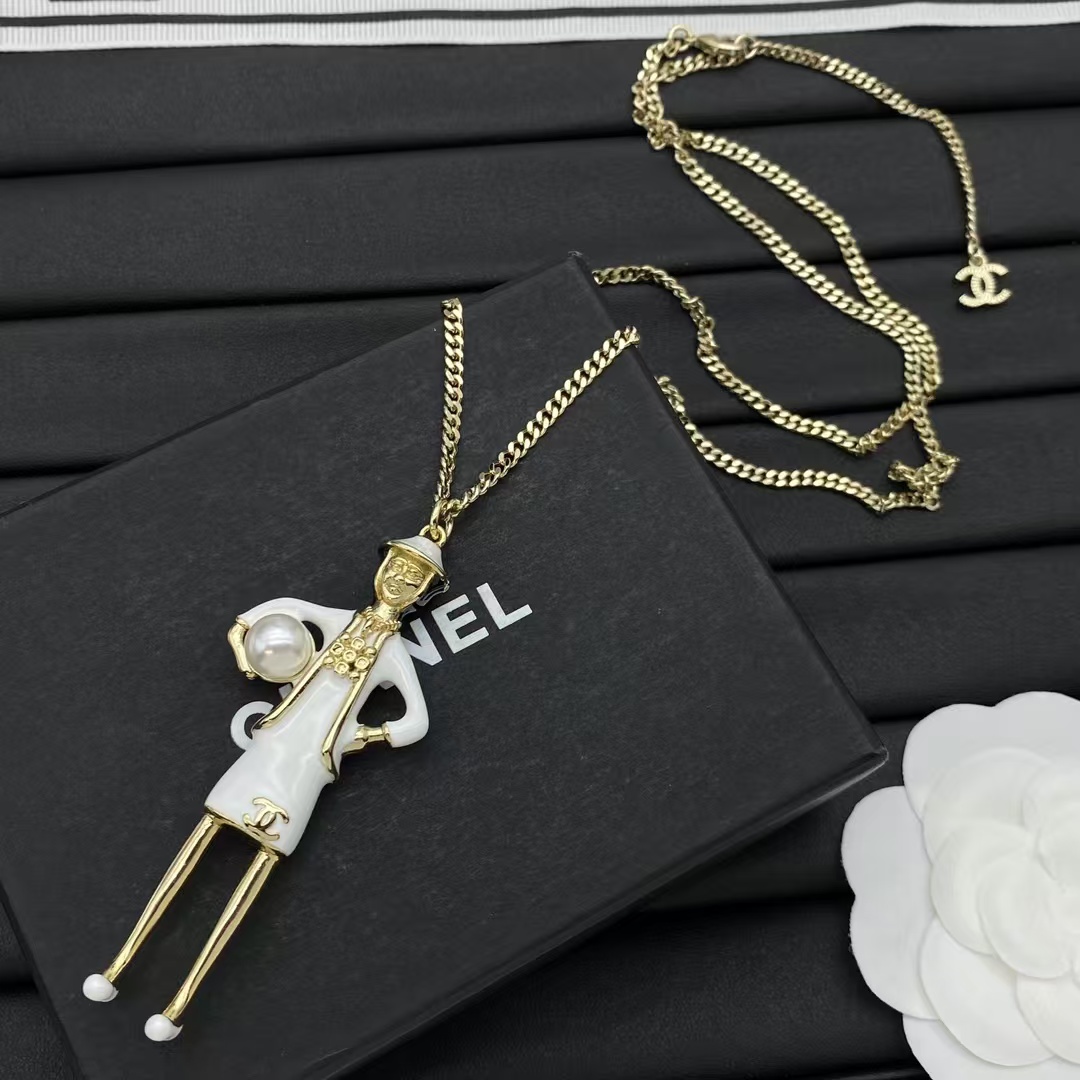 Chanel Coco Mademoiselle Figurine Enamel Gold Tone Necklace - Image 3