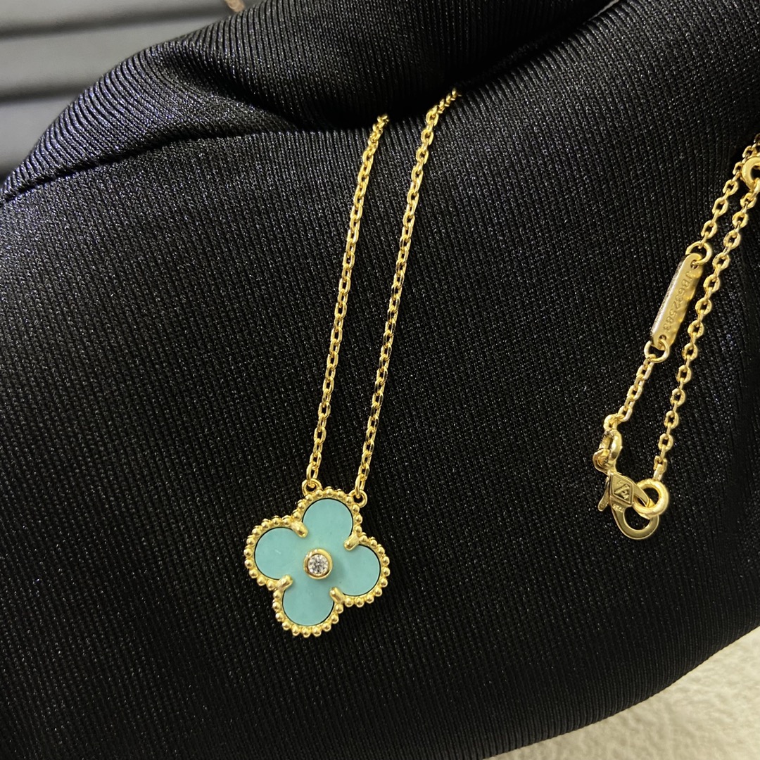 VCA Amazonite Vintage Alhambra Pendant Necklace, 1 Motif - Image 3