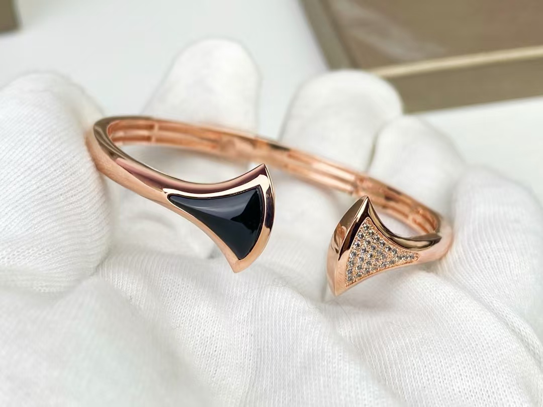 Bvlgari Divas' Dream Open Cuff Bangle Bracelet in Rose Gold - Image 3