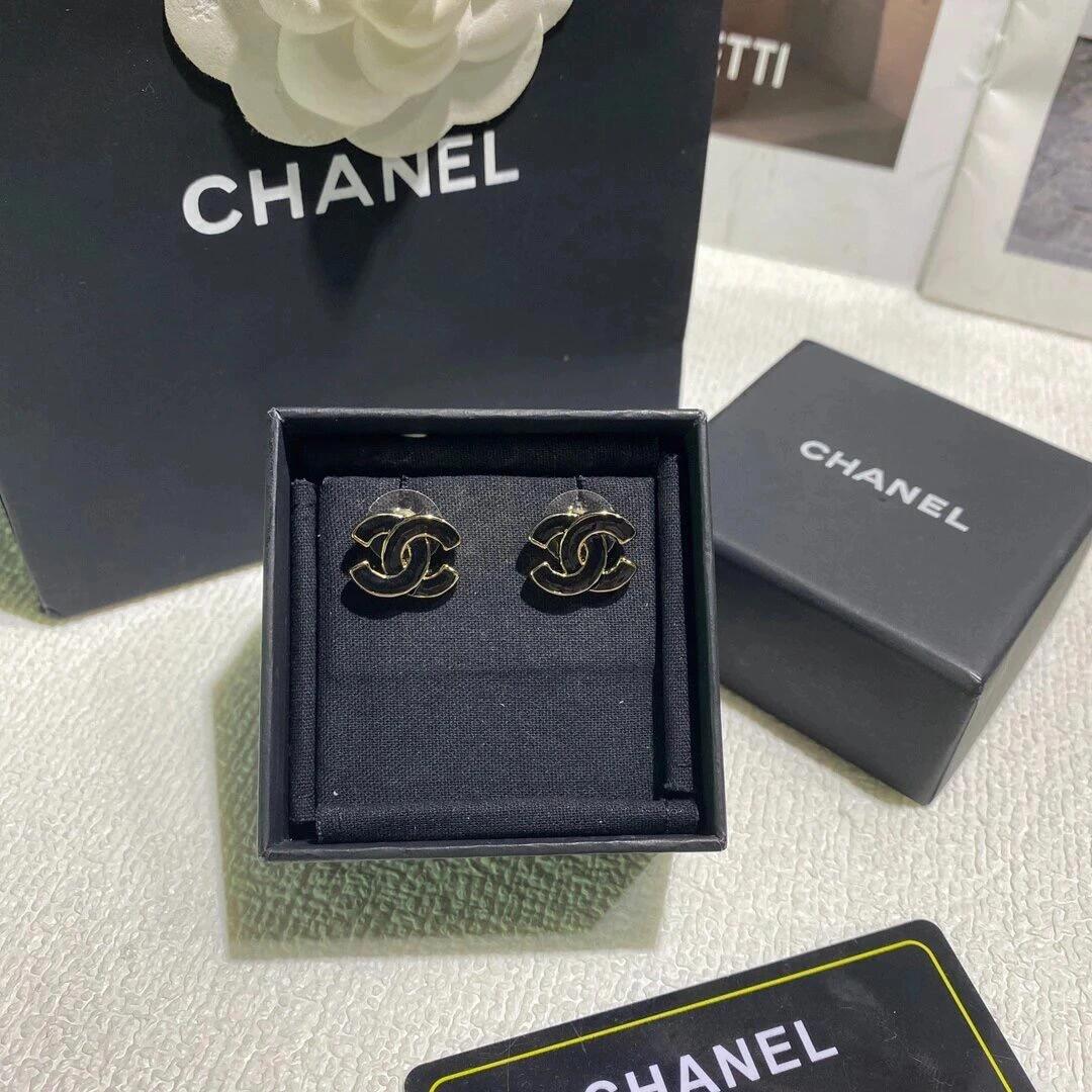Chanel Pink Enamel CC Earrings - Image 7