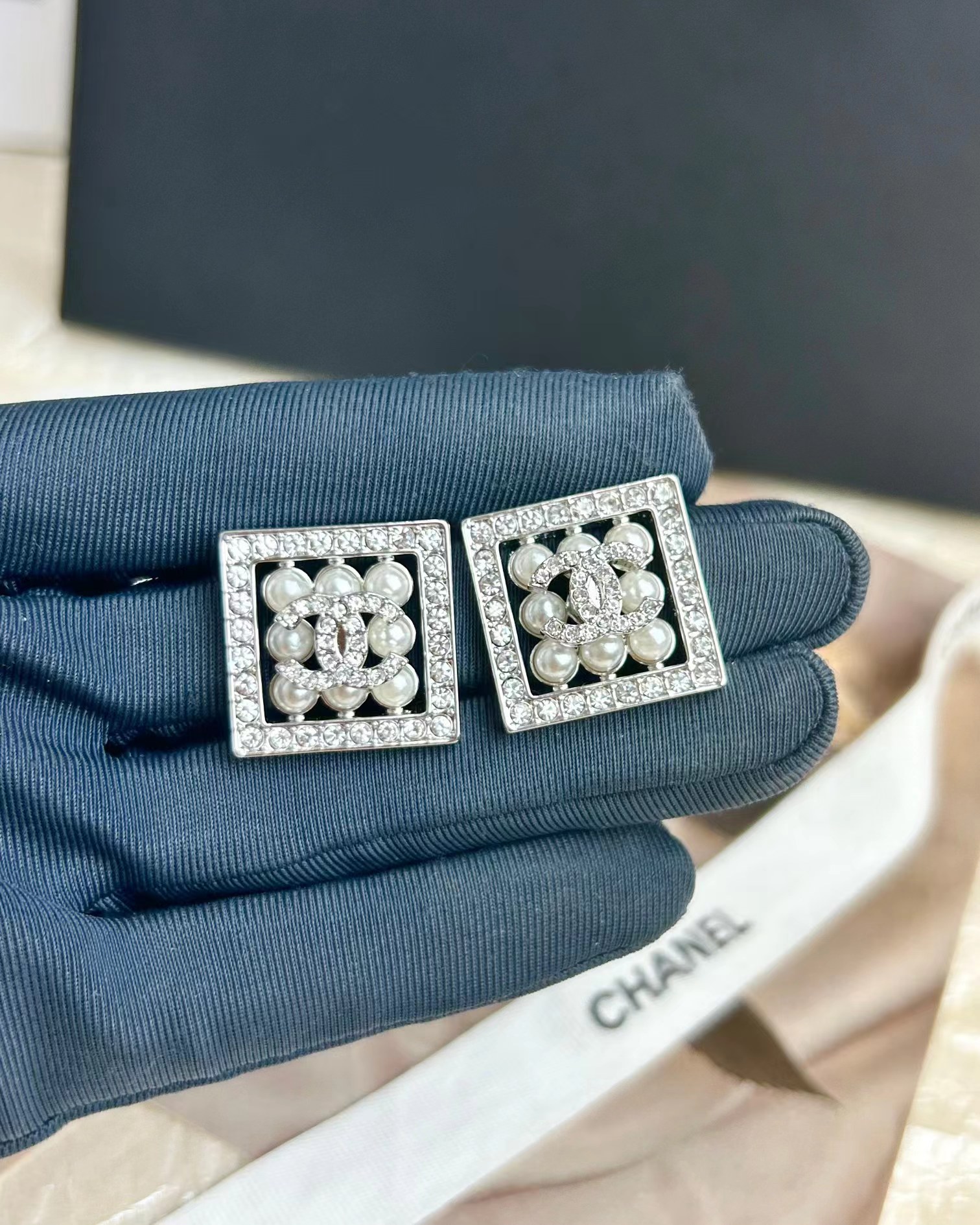 Chanel Square Diamond and Pearl Earrings - Image 9