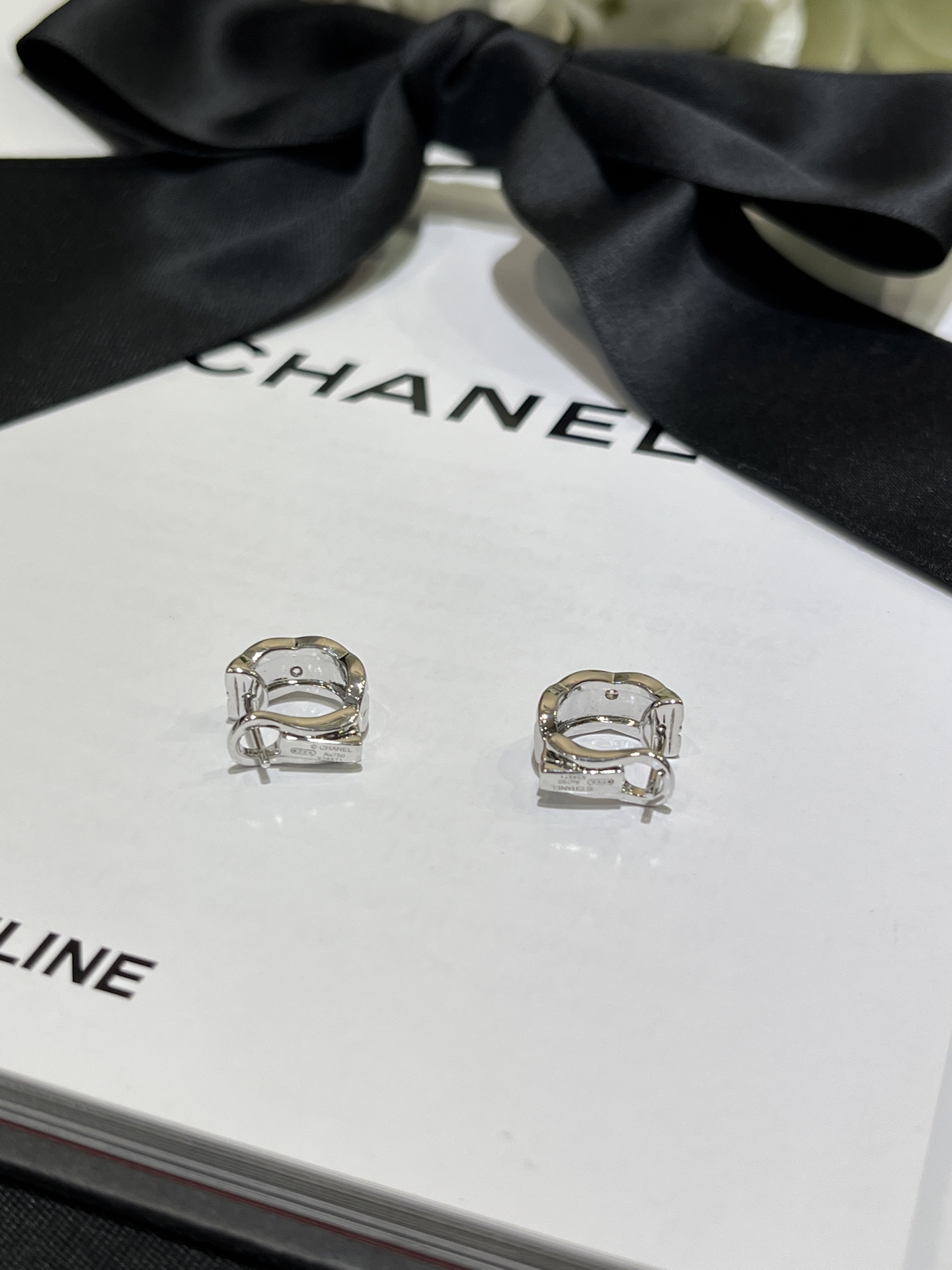 Chanel Coco Crush Hoop Stud Earrings - Image 5