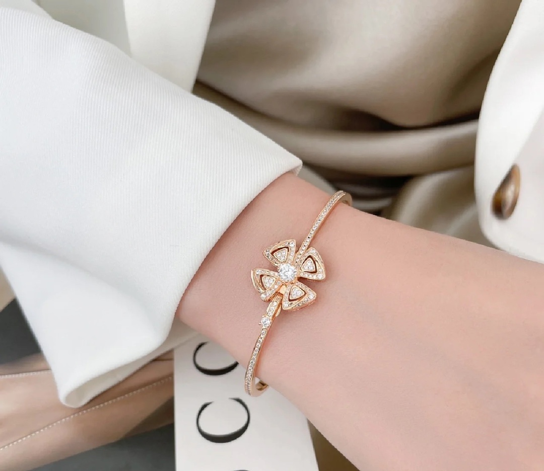 Dupe Bvlgari Fiorever Bracelet Rose Gold Flower Bangle - Image 2
