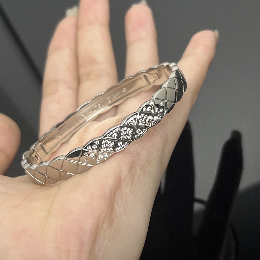Chanel Coco Crush Bangle Bracelet - Image 3
