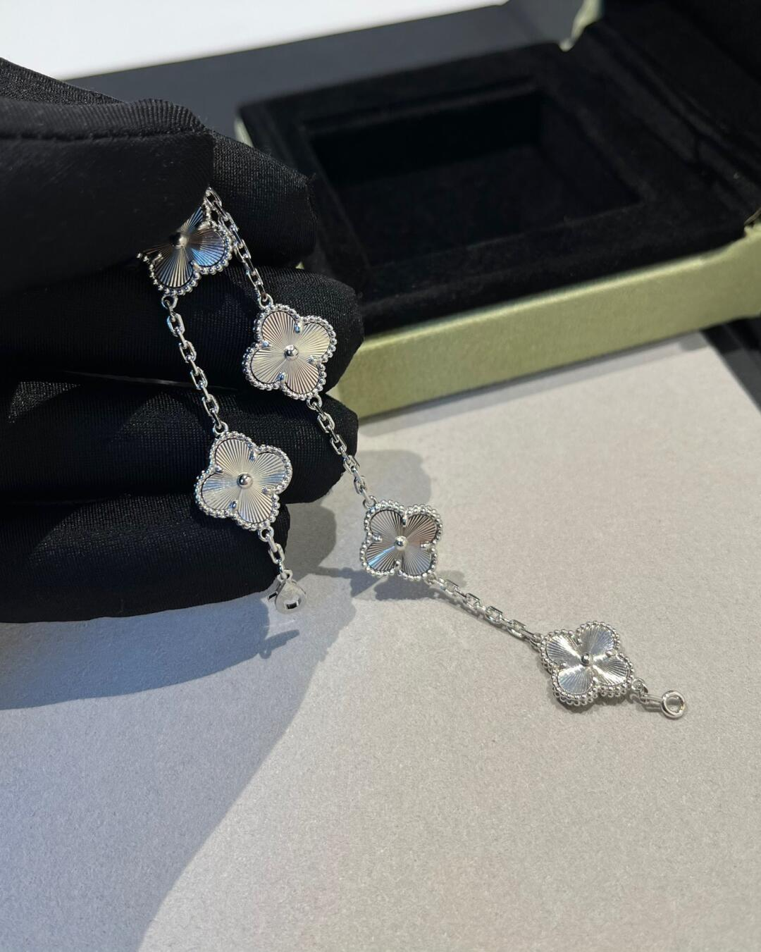 VCA Laser Silver 5 Motifs Vintage Alhambra Bracelet - Image 8
