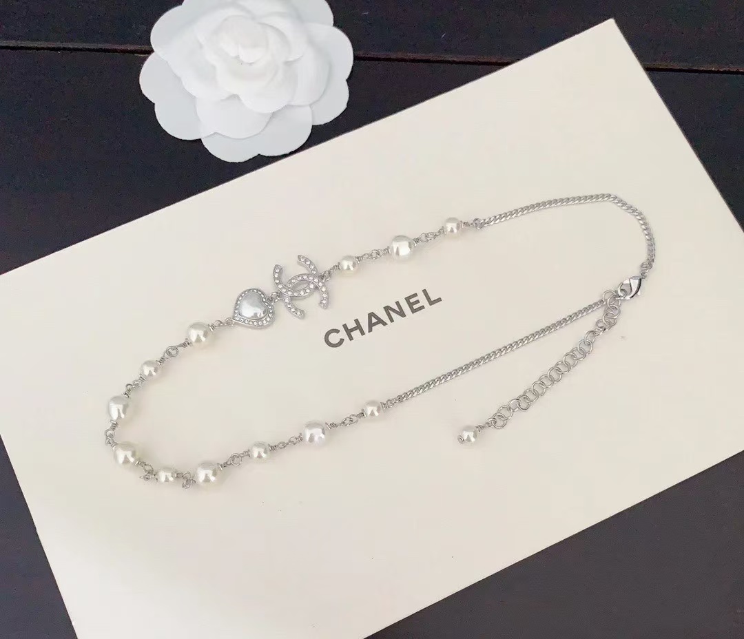 Chanel Half Silver Chain Half Pearl Necklace - Image 4