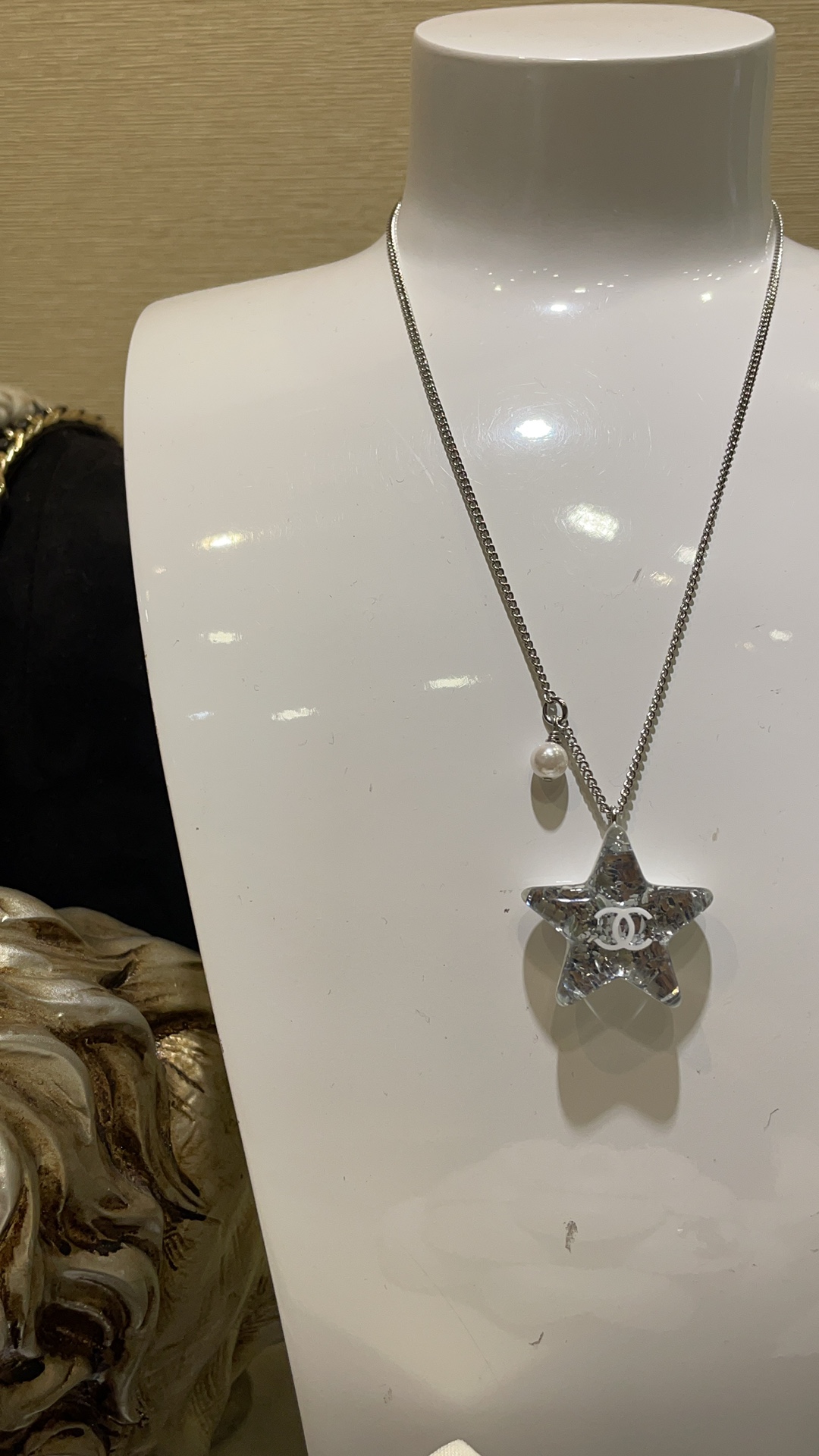 Chanel Silver Shiny Star Necklace and Earrings - Image 8