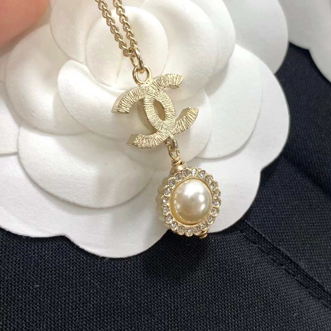 Chanel Minimalist Double C Pearl Drop Necklace