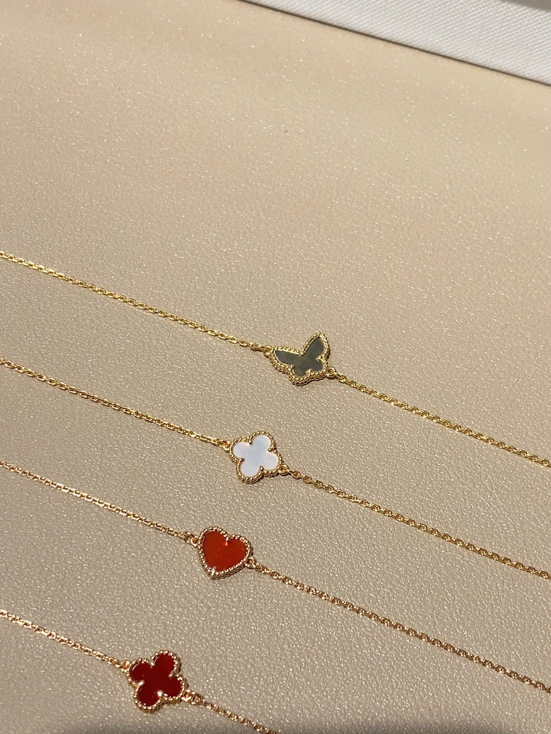 VCA Sweet Heart Butterfly Alhambra Bracelet 1 Motif - Image 3